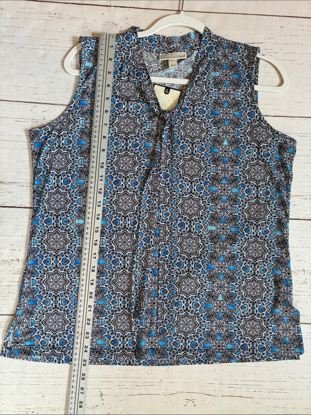 Dana Buchman Sleeveless V Neck Top in Blue/Black/White Pattern, sz L, NWT - Picture 15 of 15